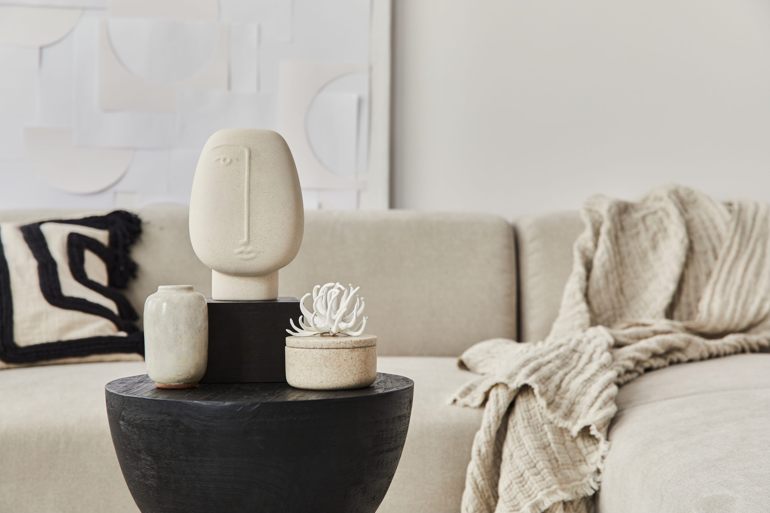Style Your Coffee Table Like a Pro: Interior Designer Tips